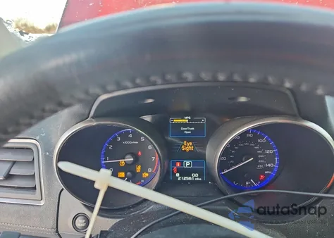 2018 Subaru Legacy 2.5I Premium из США, поврежденный, VIN 4S3BNAF66J3021608